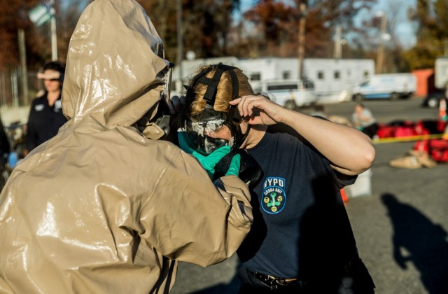 New York Army National Guard Chemical Soldiers Train With New York City ...