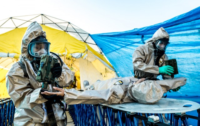 New York Army National Guard Chemical Soldiers train with New York City Police counterparts