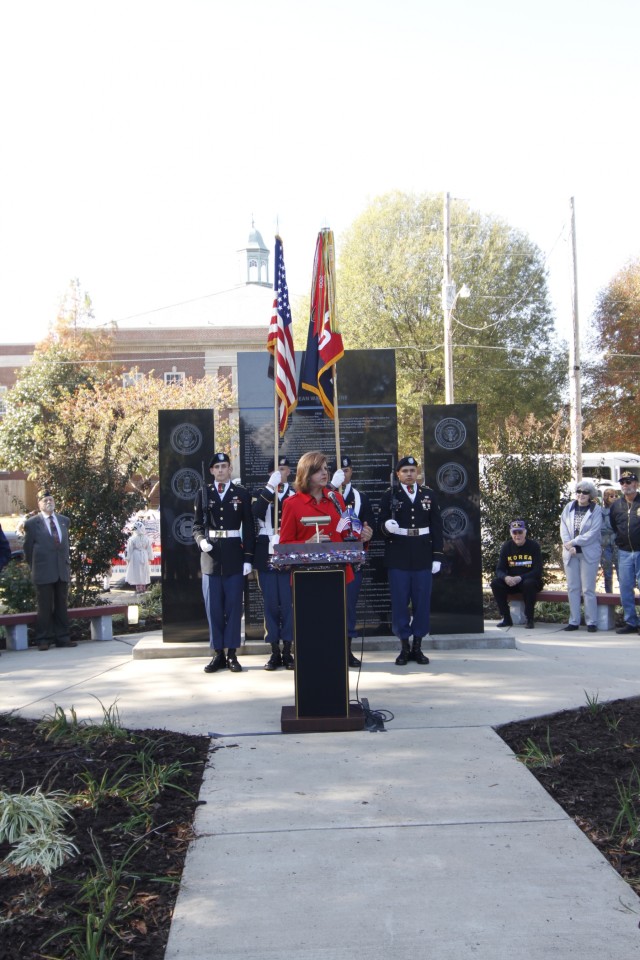 Lifeliners participate in Paducah Veterans Day Parade