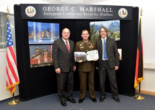 Making Friends, Combating Organized Crime Thanks to the English Language