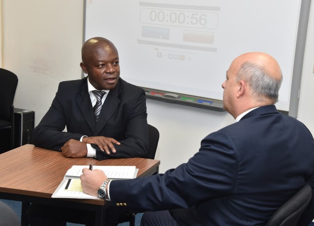 Making Friends, Combating Organized Crime Thanks to the English Language