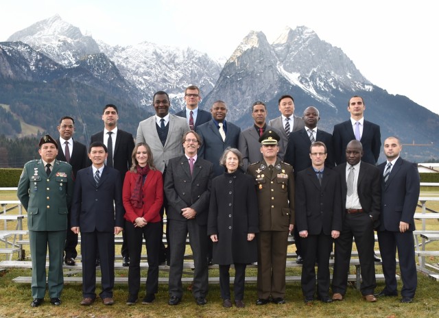 Making Friends, Combating Organized Crime Thanks to the English Language