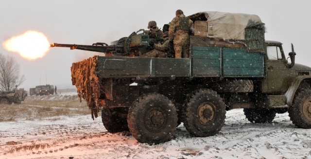 Ukrainian Soldiers conduct air assault training