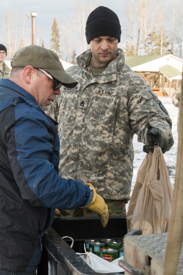 Paratroopers give back to local community