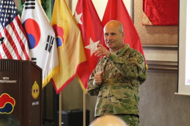 25th Infantry Division Commanding General, Maj. Gen. Christopher Cavoli conducts a question and answer segment with the 19th Expeditionary Sustainment Command Senior Leaders at Camp Walker.