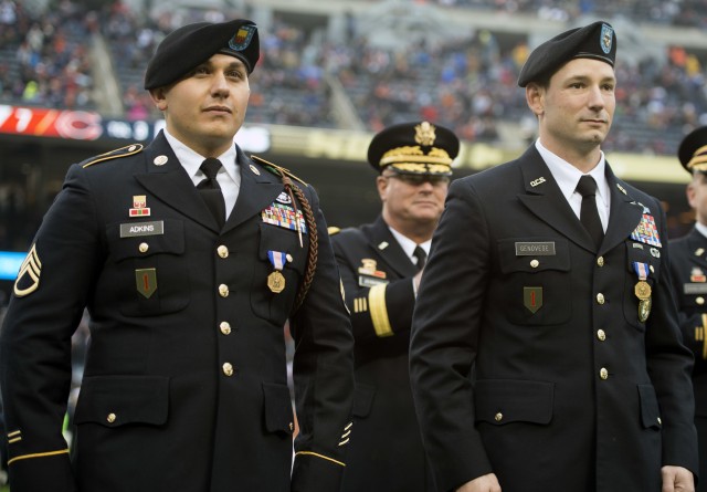 Meet Your Army Illinois Army National Guardmen save motorist