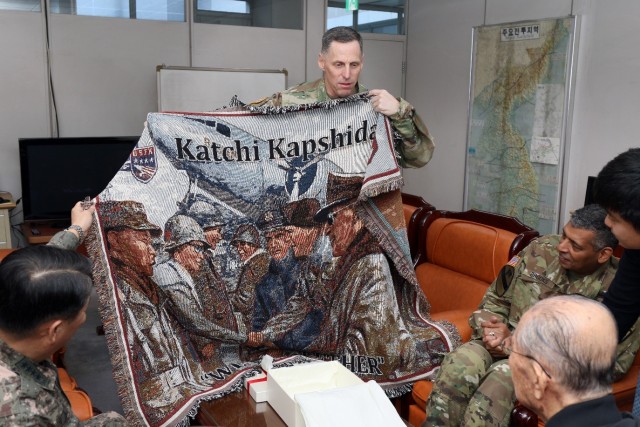 Leaders of ROK-U.S. Combined Forces Command celebrate Korean War hero's 96th birthday