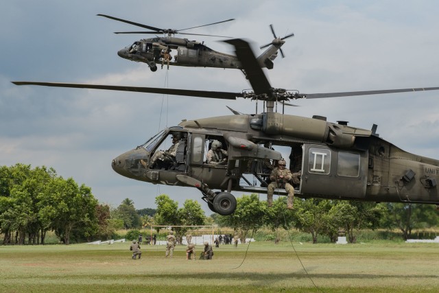 US, El Salvador forces execute air assault training