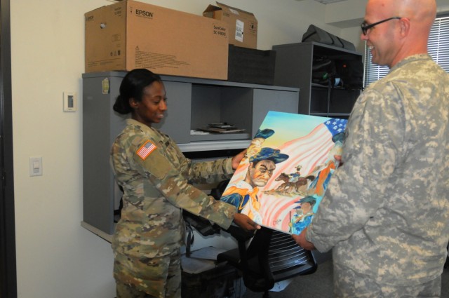 Soldier's artistic touch a gift to unit morale