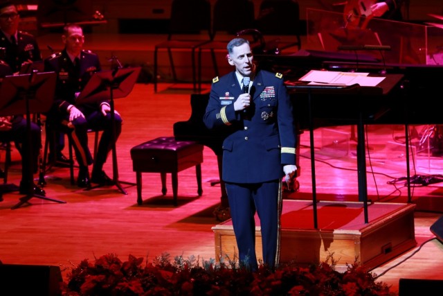 Koreans and U.S. Soldiers Enjoy Holiday Concert