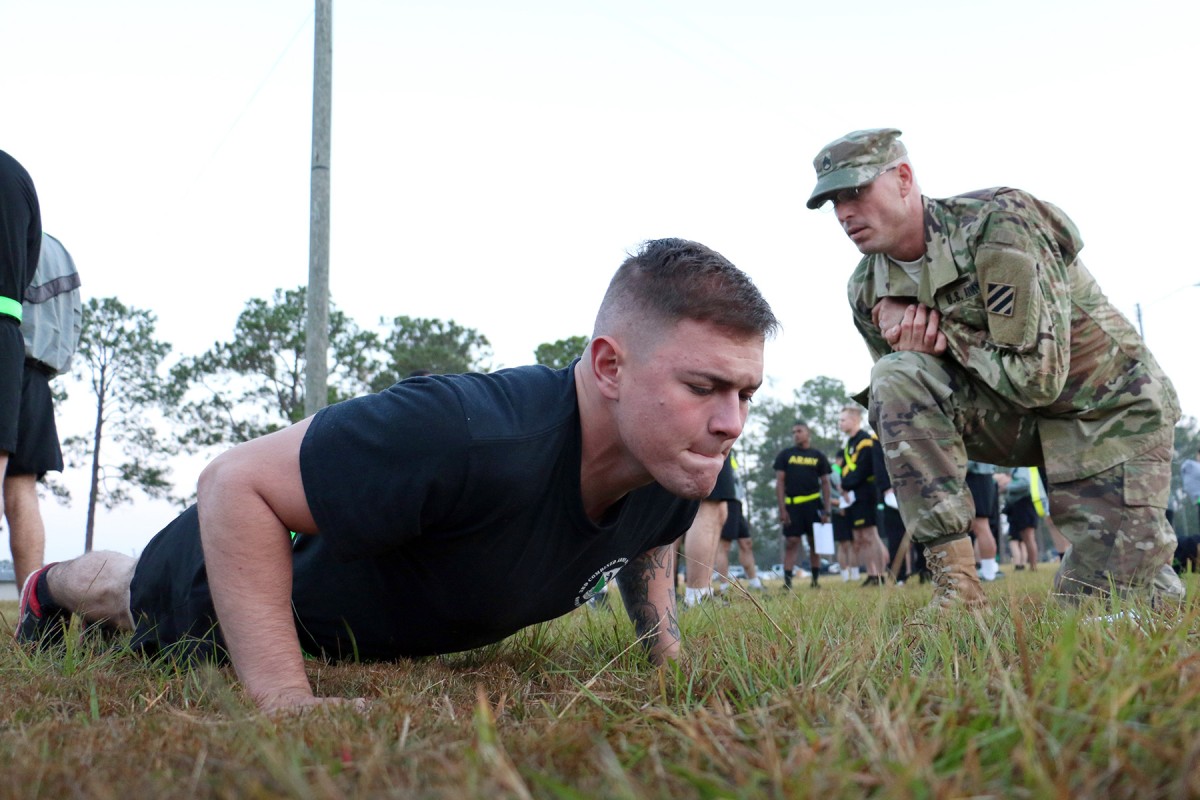 importance of physical fitness in the military