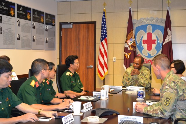 Vietnamese delegation visits RHC-P
