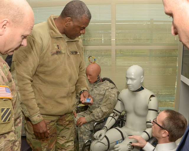 General meets with scientists to learn about new technologies