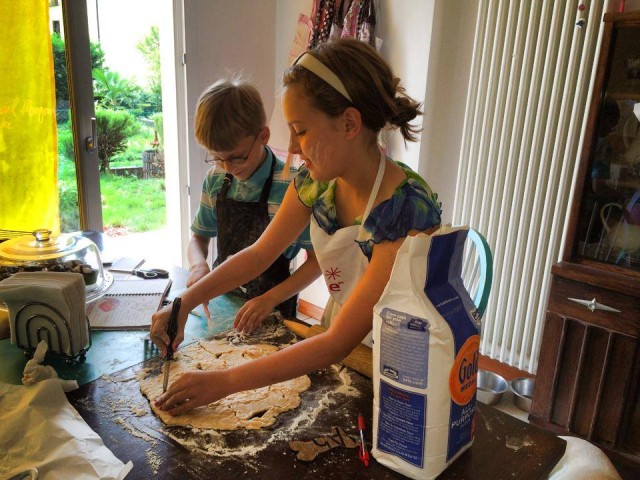 Military kids bake together
