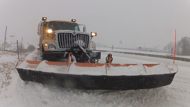 Stay safe on the road: Avoid ice and snow