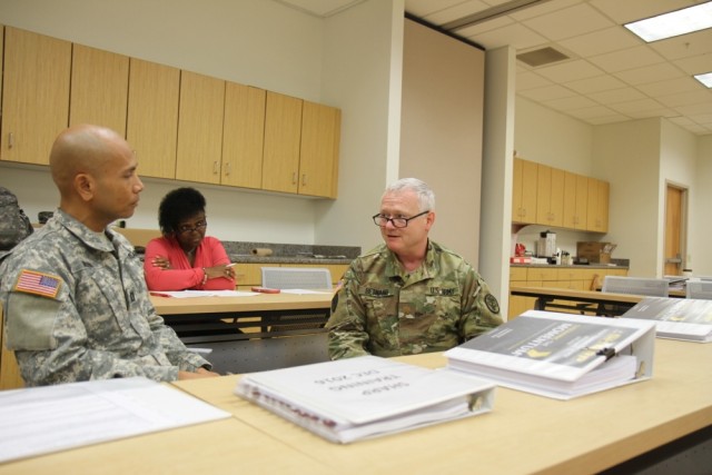 3rd Medcom trains VAs during the SHARP Foundation Course (4 of 6)