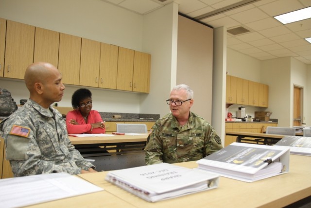 3rd Medcom trains VAs during the SHARP Foundation Course (6 of 6)
