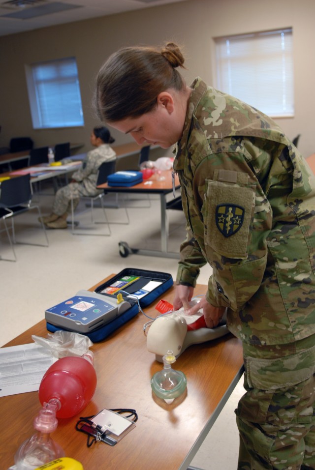U.S. Army Reserve Soldier receives basic life support certification