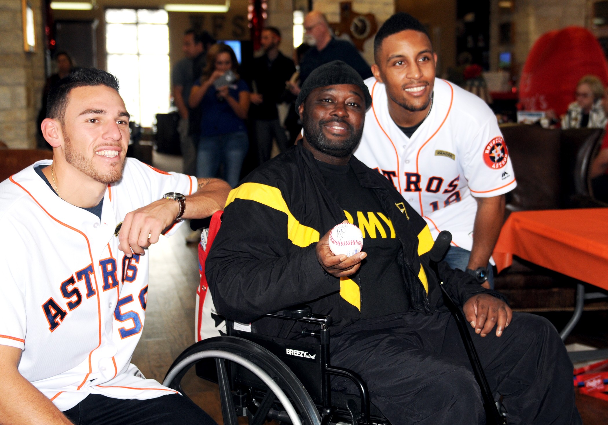 Wounded warriors open eyes of major leaguers, Article