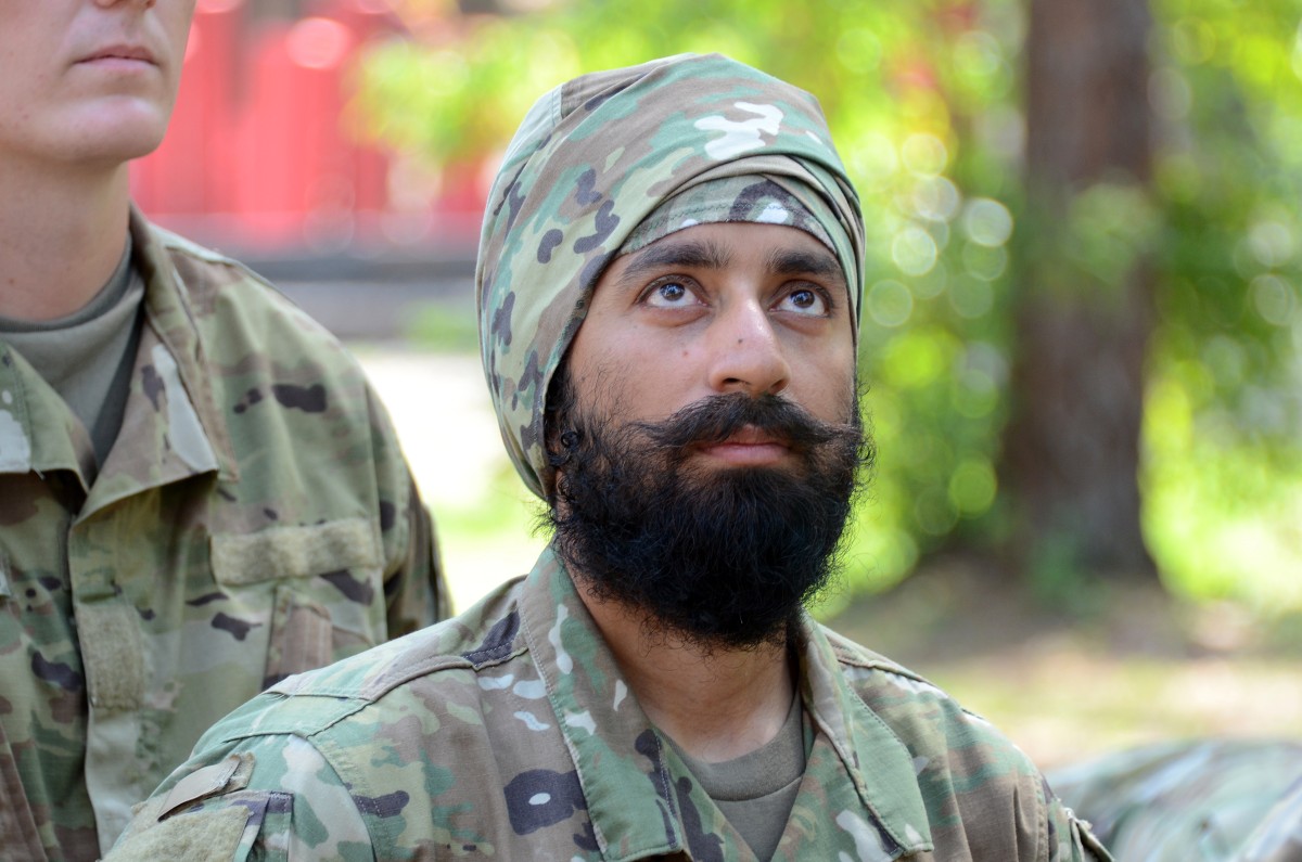 A Sikh Marine is now allowed to wear a turban in uniform