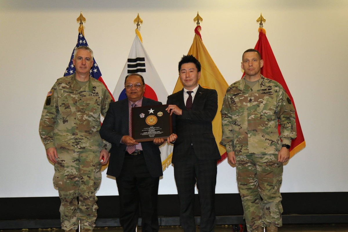 19th ESC Holds Fiscal Year 16 Combined Logistics Excellence Award Ceremony Article The