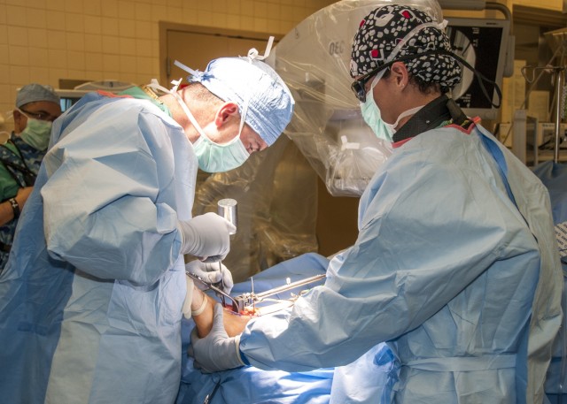 WBAMC orthopaedic residents fix breaks, break the mold