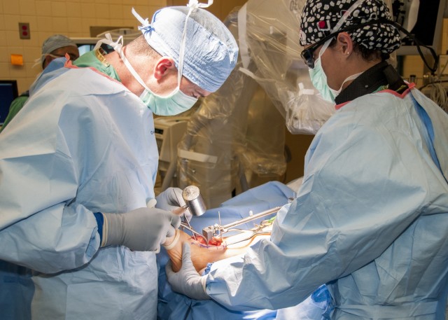 WBAMC orthopaedic residents fix breaks, break the mold