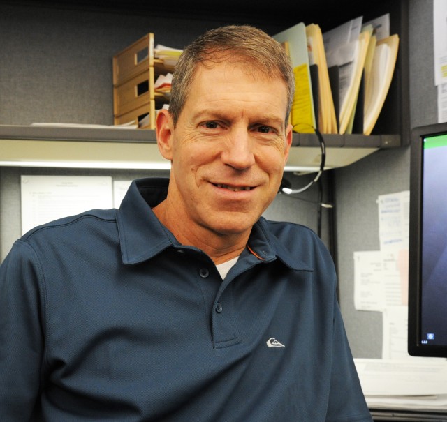 Contracting officer helps find solutions for energy program, recognized with USACE procurement award
