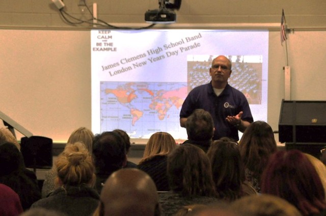 Paul Quintel Speaks to Students