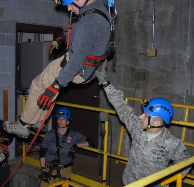 NY National Guard CST trains State Police