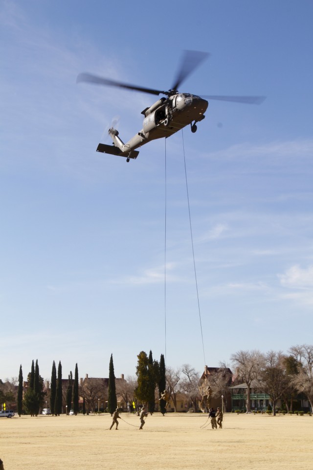 Fort Bliss hosts Master Rappel Course