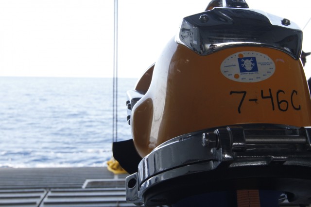 Army Divers plunge into the Pacific during exercise 