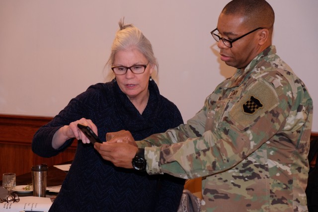 99th RSC briefs 7th MSC Soldiers; civilians on reserve retirement
