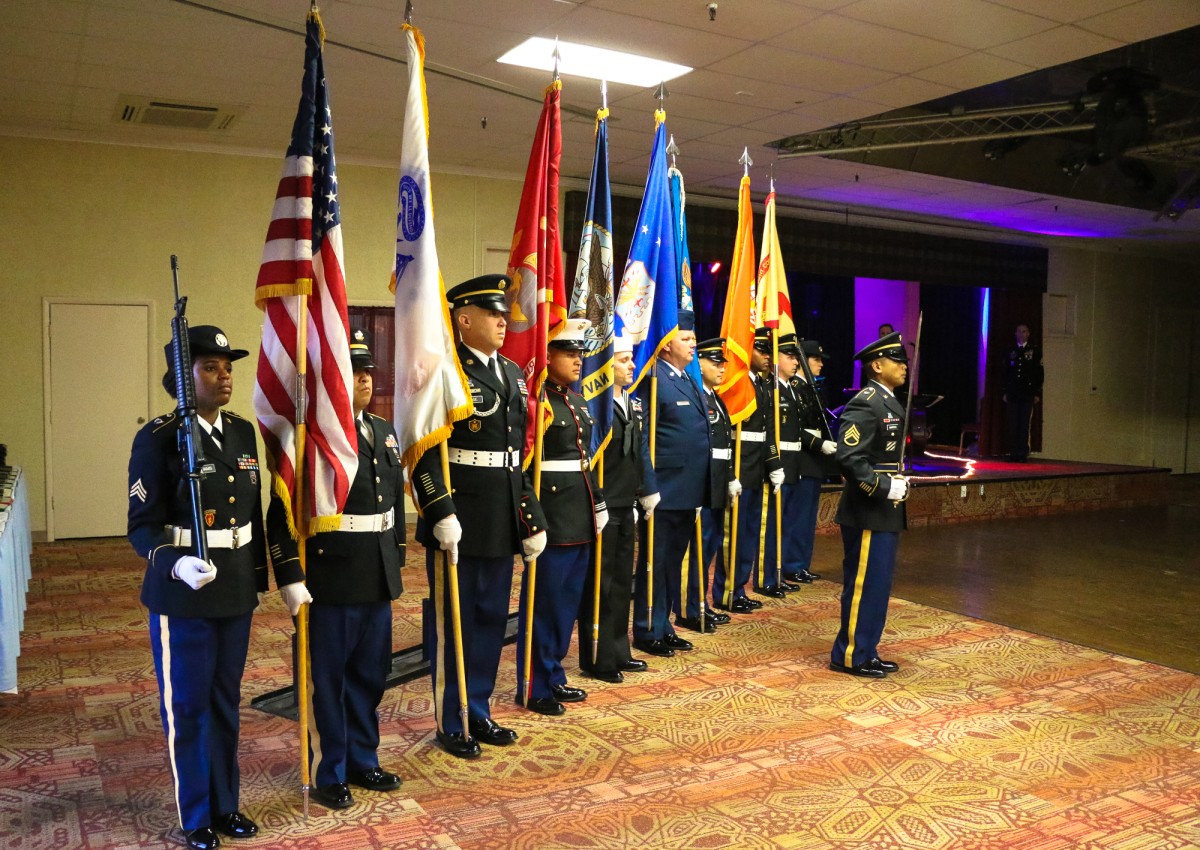 Fort Huachuca honors winners at 2016 Annual Awards Banquet | Article
