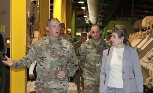 Director of Arabian Peninsula Affairs visits Camp Arifjan