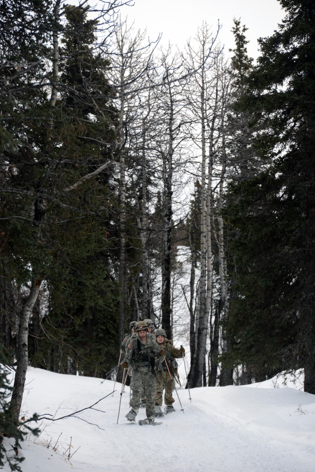 Soldiers learn craft of shooting in cold, snow