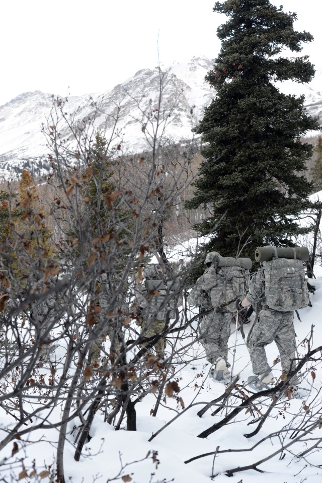 Soldiers learn craft of shooting in cold, snow