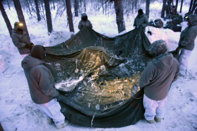 Soldier learn to stay warm, thrive in arctic conditions