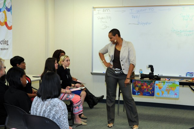 Army leader mentors high school students