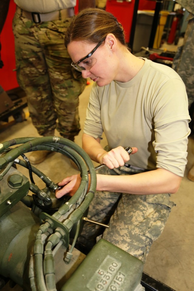 Mechanics build skills in RTS-Maintenance course at Fort McCoy