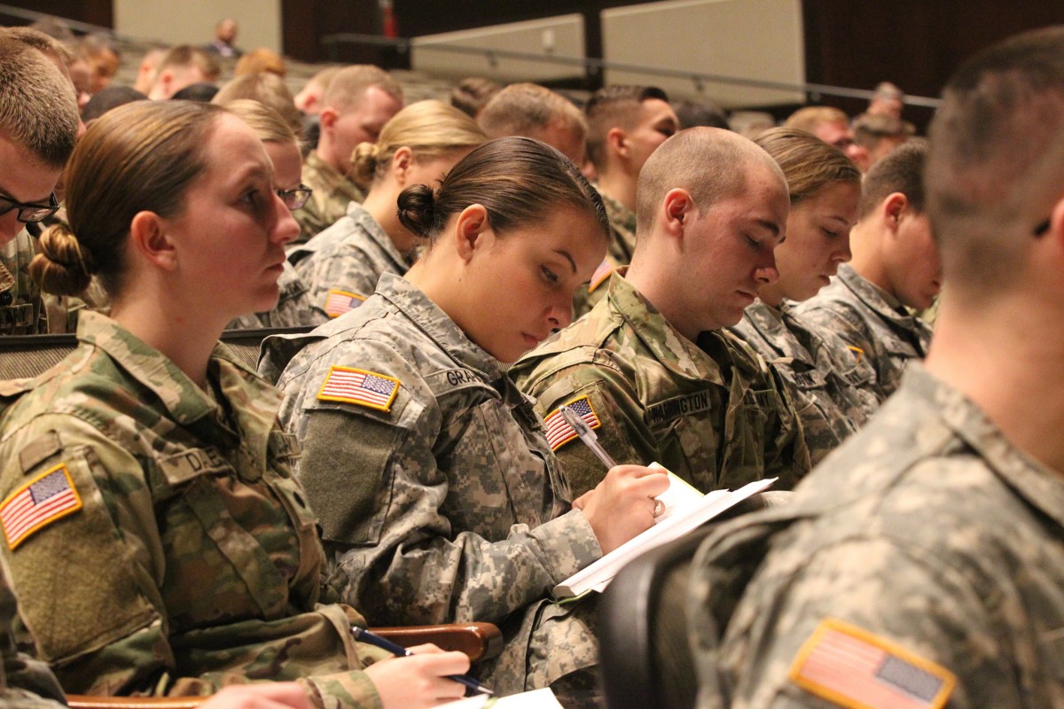 Army senior leaders mentor future lieutenants | Article | The United ...