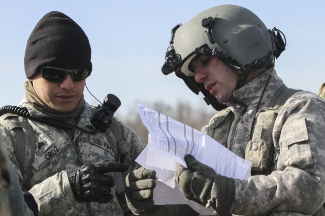 Signal Soldiers refine air assault skills