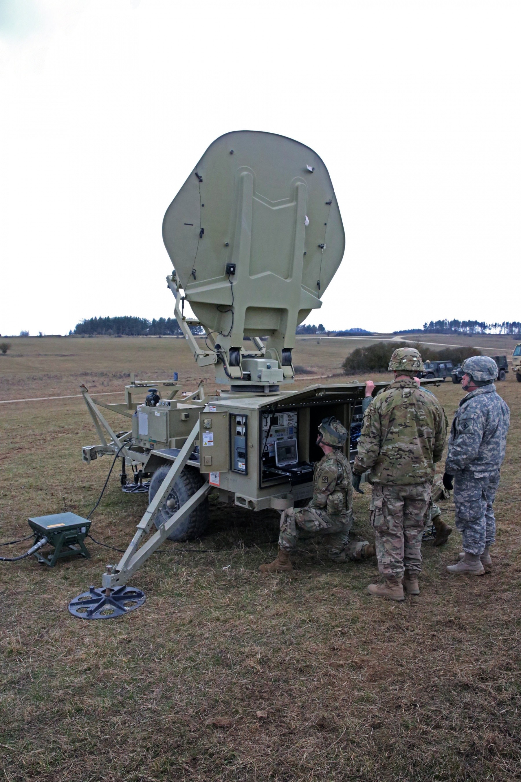 Signal Soldiers Exercise Deployment Readiness, Expeditionary ...