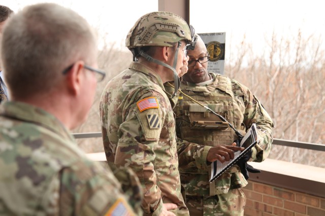 MCoE commanding general visits PEO Soldier