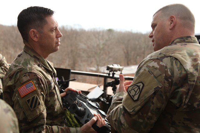 MCoE commanding general visits PEO Soldier