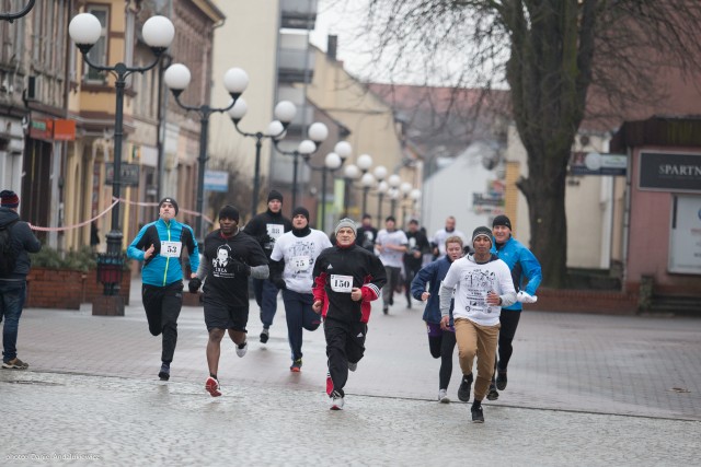 100 64th BSB Soldiers join memorial run in Poland