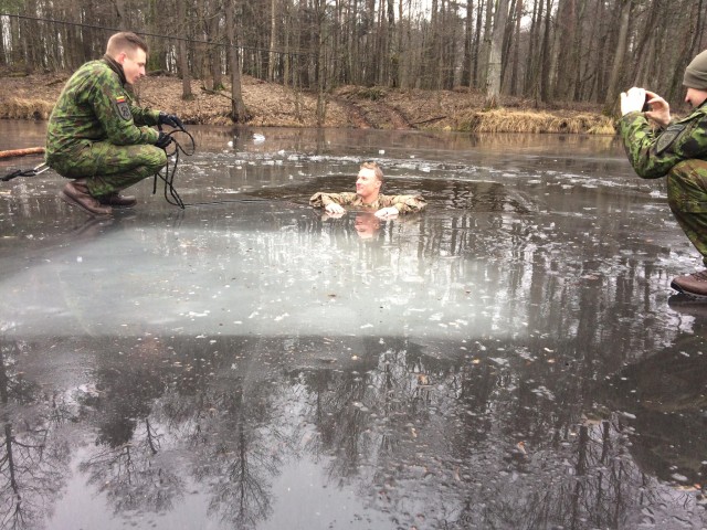 U.S., Lithuanian soldiers keep cool in winter survival training