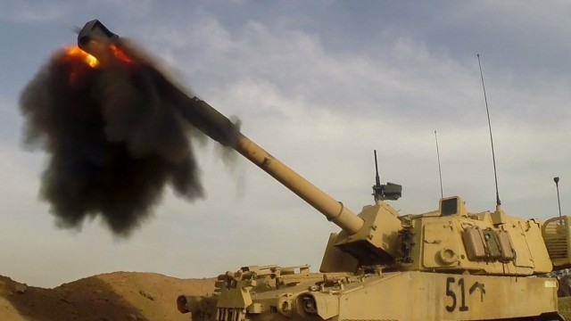 US Army artillery enhances Iraqi ground forces' capability from Hamam al-Alil