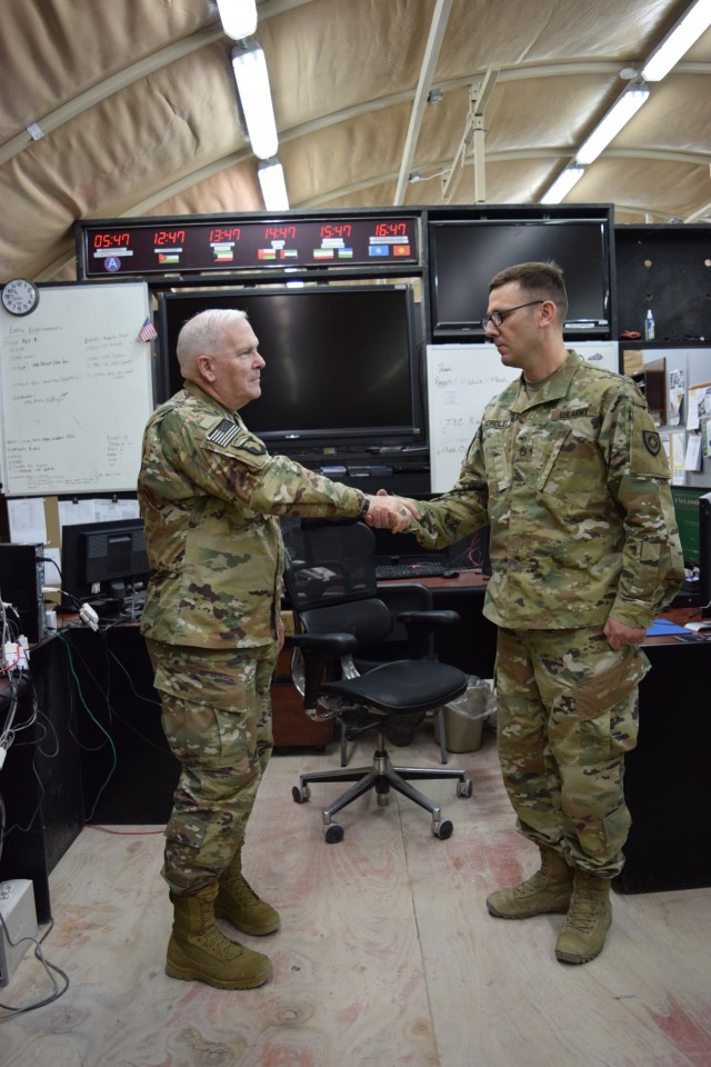 Senior leaders visit Kentucky National Guard Soldiers overseas