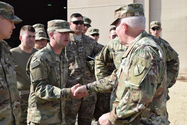 Senior leaders visit Kentucky National Guard Soldiers overseas